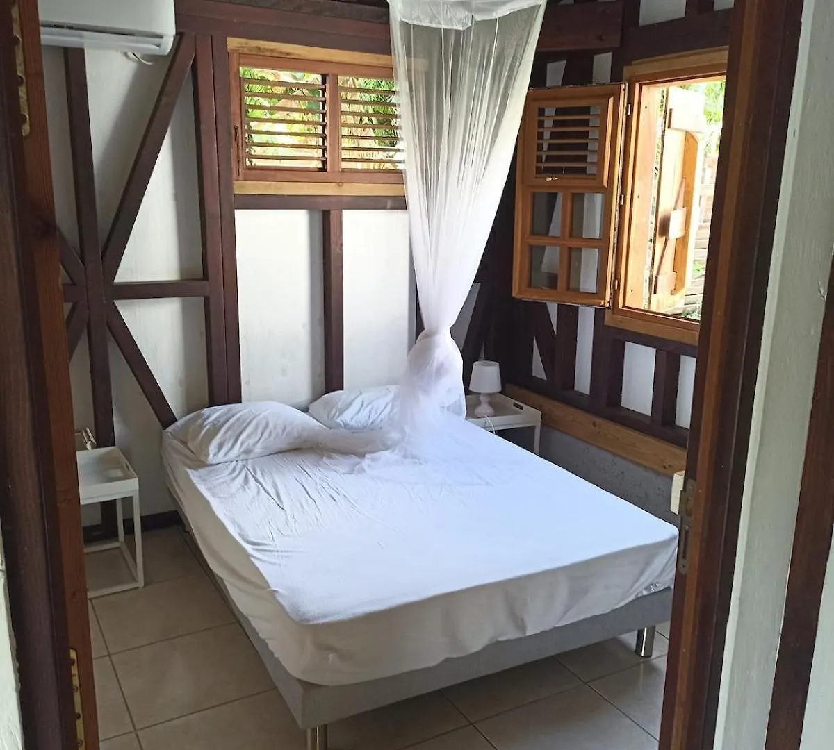 Large Villa With Pool Sainte-Rose